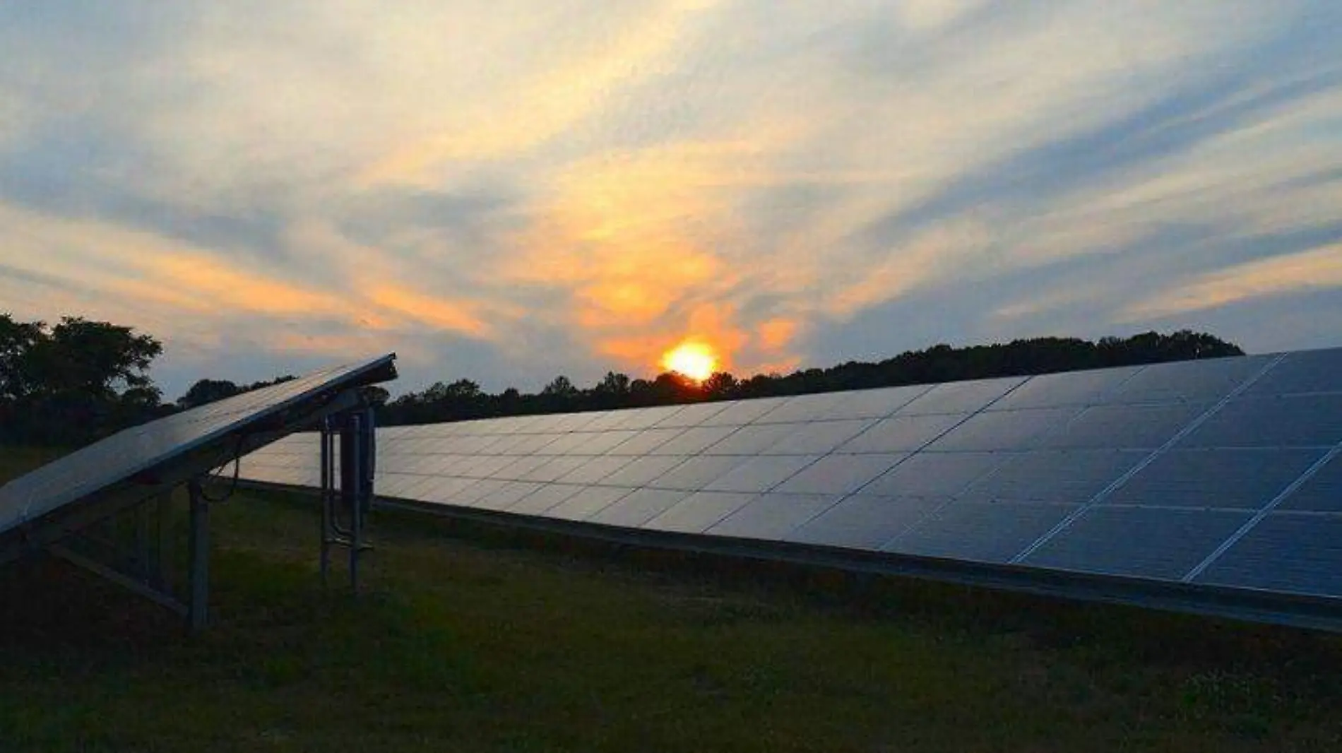 Plantas solares remplazarán muro fronterizo